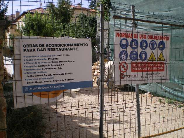 Ejemplo de colocación en obra del Cartel Informativo de Licencias Urbanísticas (2)